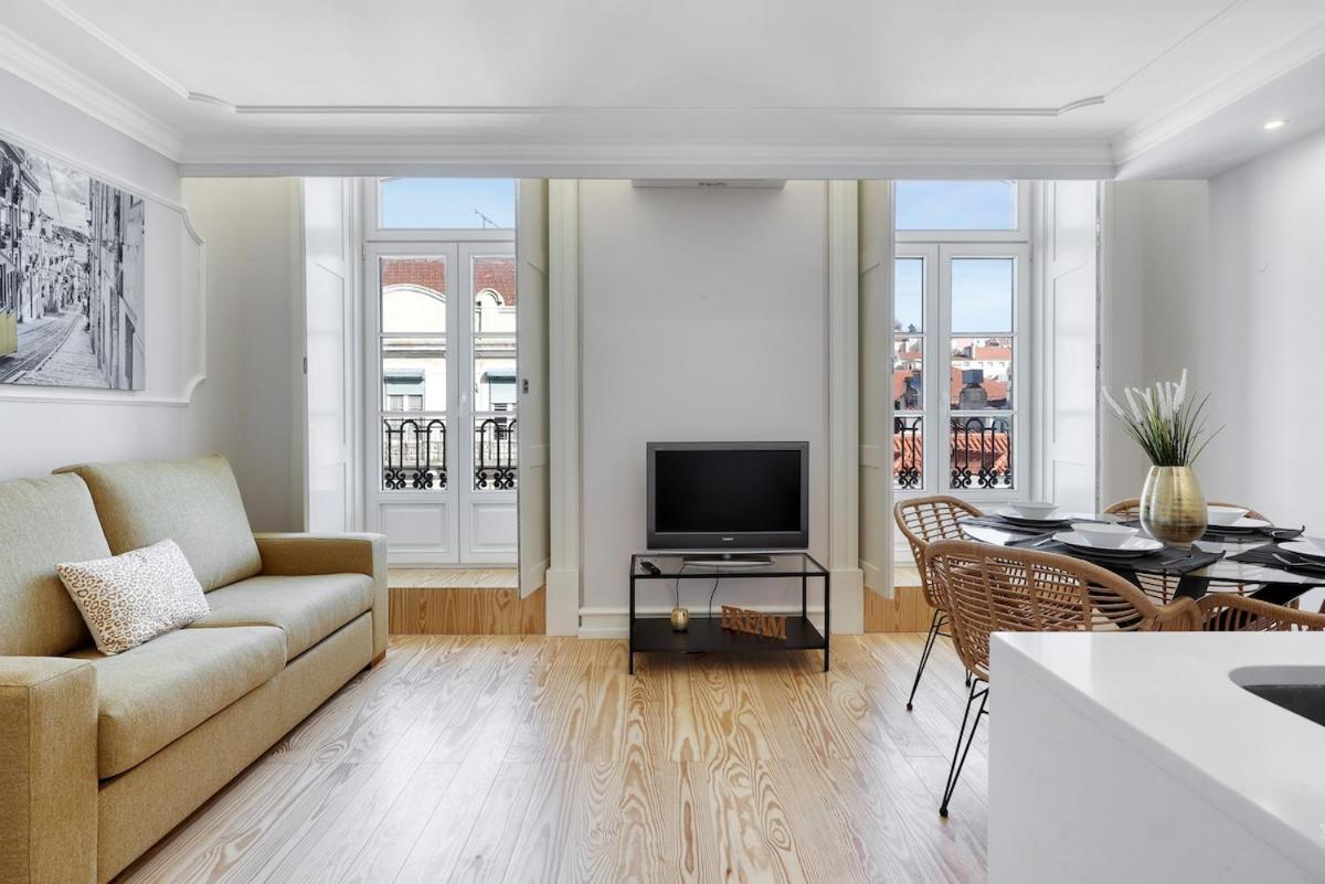 Beautiful 2 Bedroom With Views In Rua Augusta Lissabon